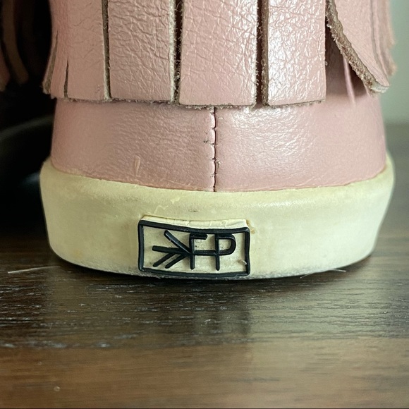 Freshly Picked Hard-Sole Moccasins in Blush Pink Size 10 - Picture 8 of 16